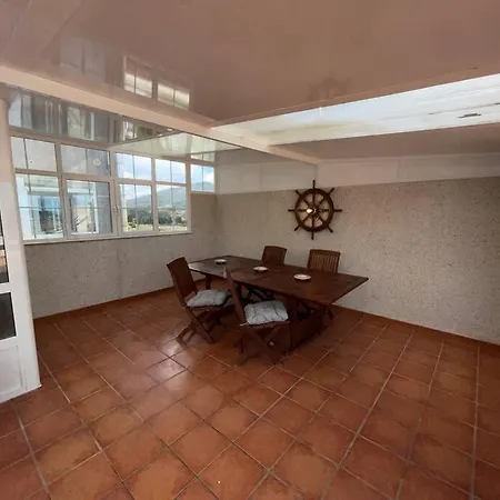 Piso Vacacional Con Terraza Panoramica A La Ria.